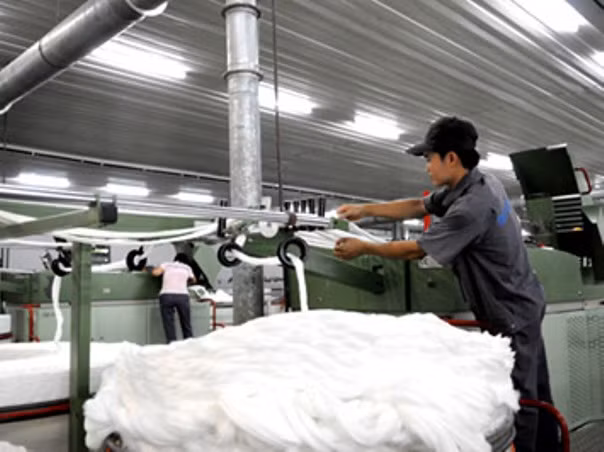 Thiếu nguyên liệu, doanh nghiệp đối mặt với nguy cơ ngừng sản xuất ảnh 1