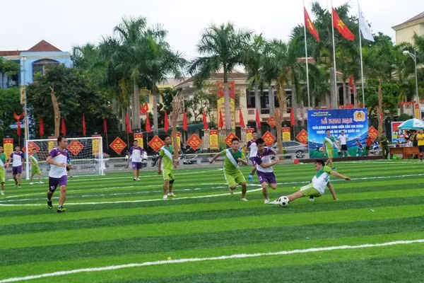 Sôi nổi giải bóng đá, cầu lông CAH Quốc Oai ảnh 2