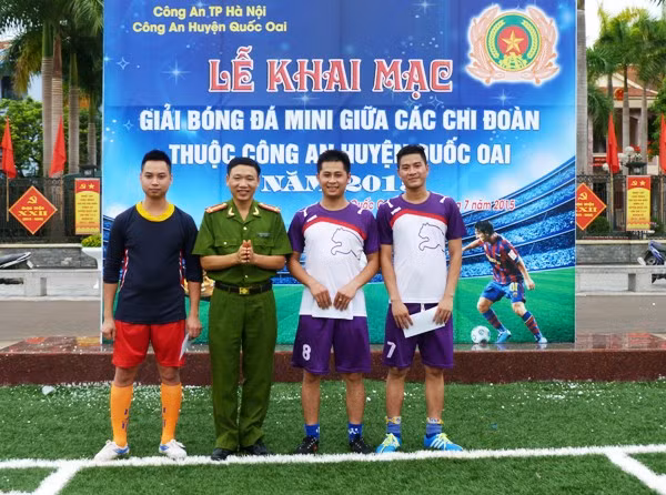Sôi nổi giải bóng đá, cầu lông CAH Quốc Oai ảnh 5