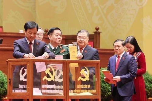 Công bố danh sách 19 Ủy viên Bộ Chính trị khóa XIV