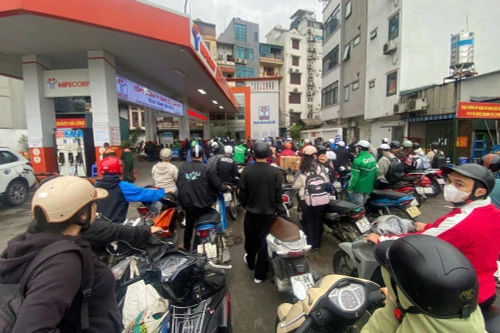 Hà Nội sẽ xử lý nghiêm các trường hợp găm hàng xăng dầu, dừng bán không có lý do