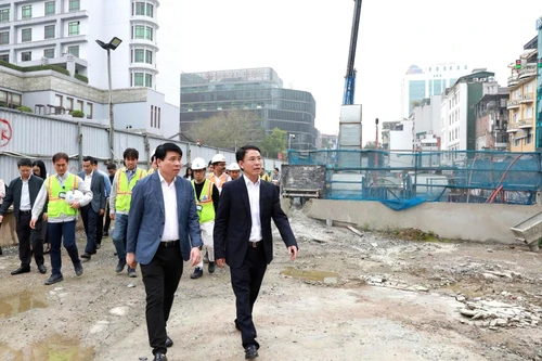 Đẩy nhanh tiến độ đoạn ngầm tuyến Nhổn - ga Hà Nội, thi công xong đến đâu gỡ rào chắn đến đó