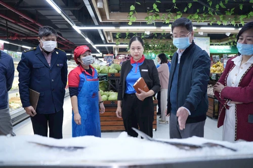 Hà Nội chạy “nước rút” kiểm tra an toàn thực phẩm Tết: Cảnh báo kịp thời các vi phạm