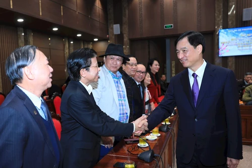 Hà Nội cam kết tạo mọi điều kiện để các nhà khoa học, trí thức, văn nghệ sĩ đồng hành phát triển Thủ đô