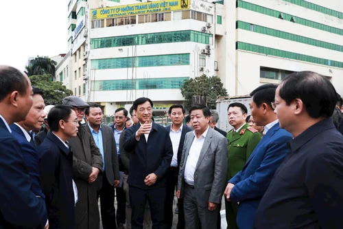 Bí thư Thành ủy Nguyễn Duy Ngọc thị sát dự án đường Vành đai 1, Vành đai 2,5, Công viên Chu Văn An…