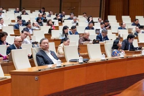 Quốc hội bước vào tuần làm việc cuối của kỳ họp thứ 10, thông qua hàng loạt Luật và Nghị quyết