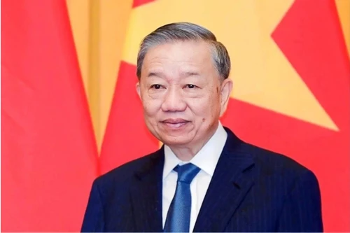 VỮNG BƯỚC DƯỚI CỜ ĐẢNG