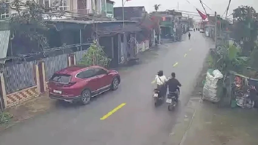 Tin Podcast ngày 18/3/2026: Từ hình ảnh camera, công an truy ra kẻ cướp giật túi xách của cô gái