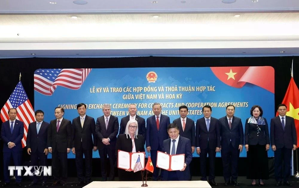 Lễ ký và trao các hợp đồng, thỏa thuận hợp tác của Việt Nam và Hoa Kỳ