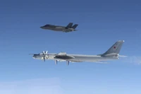 F-35 và F-16 Mỹ chạm mặt oanh tạc cơ Tu-95MS Nga ngoài khơi Alaska