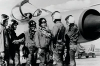 MiG-21 có thiết kế đặc trưng với cánh tam giác, thân nhỏ gọn và động cơ phản lực mạnh so với kích thước tổng thể.