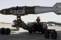 Bom xuyên boongke JDAM Mỹ chuyên nhắm mục tiêu ngầm, kiên cố tại Iran