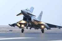 Nghi vấn Kuwait mất nhiều tiêm kích hiện đại sau đòn tấn công bằng tên lửa và UAV