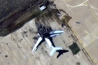 Máy bay vận tải khổng lồ IL-76 của Iran bị phá hủy tại sân bay Shiraz sau đòn không kích của Mỹ?