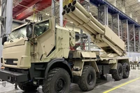 Nga giới thiệu pháo phản lực phóng loạt cơ động cao Sarma cạnh tranh với HIMARS Mỹ