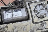 Iran trưng bày mảnh vỡ 'tên lửa Mỹ' lao xuống trường nữ sinh