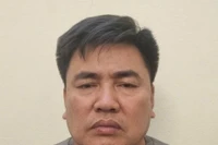 Đối tượng đẩy Cảnh sát giao thông vào đầu xe tải bị điều tra về hành vi giết người