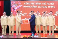 Bí thư Thành ủy Nguyễn Duy Ngọc thăm, chúc Tết lực lượng Cảnh sát giao thông Thủ đô