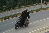 Thiếu nữ 17 tuổi trong nhóm 'phóng tốc độ cao, chặt biển xe máy'