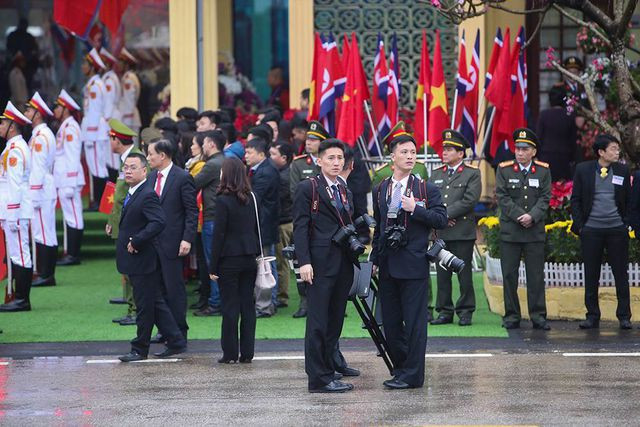 Chủ tịch Triều Tiên tới ga Đồng Đăng, lên ô tô về Hà Nội - 9