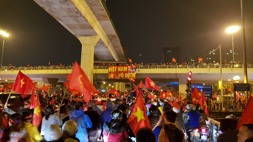 [Cập nhật] Cả nước ăn mừng chức vô địch AFF Cup của ĐT bóng đá Việt Nam ảnh 5