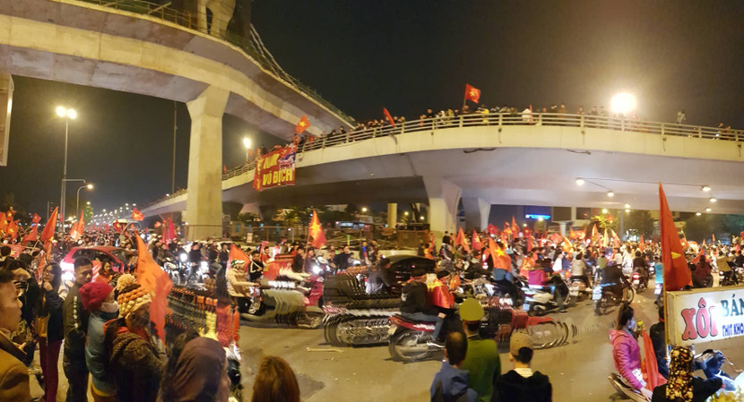 [Cập nhật] Cả nước ăn mừng chức vô địch AFF Cup của ĐT bóng đá Việt Nam ảnh 6