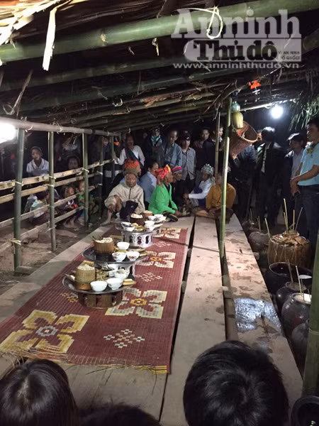 Lạc vào lễ hội đập trống độc đáo, trai gái “thả cửa” của người Ma Coong ảnh 11