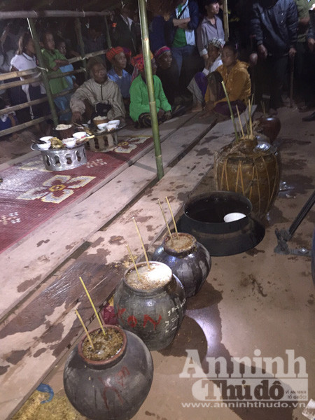 Lạc vào lễ hội đập trống độc đáo, trai gái “thả cửa” của người Ma Coong ảnh 10