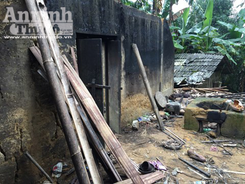 Căn nhà nơi xảy ra vụ thảm sát 4 người hoang phế lạnh người ảnh 24 Căn nhà nơi xảy ra vụ thảm sát 4 người hoang phế lạnh người ảnh 24