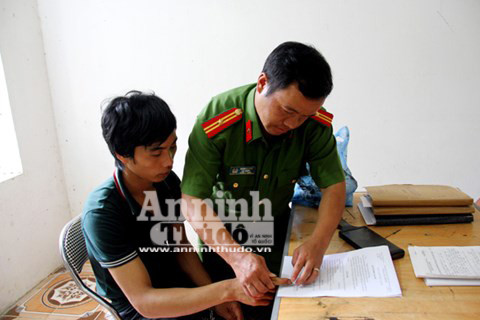 Căn nhà nơi xảy ra vụ thảm sát 4 người hoang phế lạnh người ảnh 2