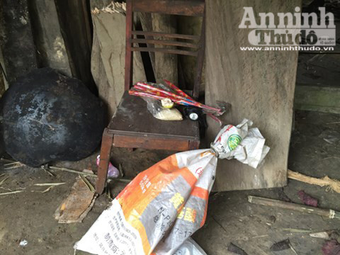 Căn nhà nơi xảy ra vụ thảm sát 4 người hoang phế lạnh người ảnh 19