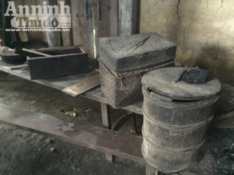 Căn nhà nơi xảy ra vụ thảm sát 4 người hoang phế lạnh người ảnh 11