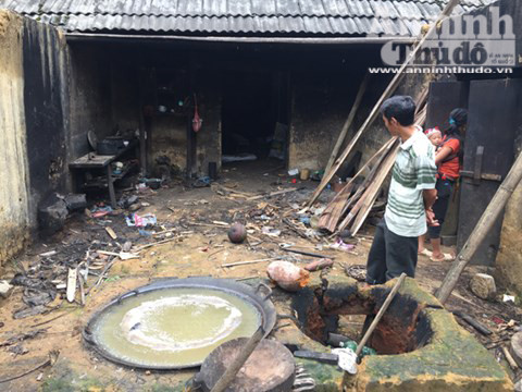 Căn nhà nơi xảy ra vụ thảm sát 4 người hoang phế lạnh người ảnh 5