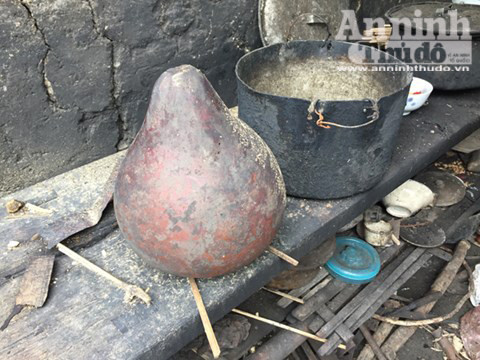 Căn nhà nơi xảy ra vụ thảm sát 4 người hoang phế lạnh người ảnh 8 Căn nhà nơi xảy ra vụ thảm sát 4 người hoang phế lạnh người ảnh 8