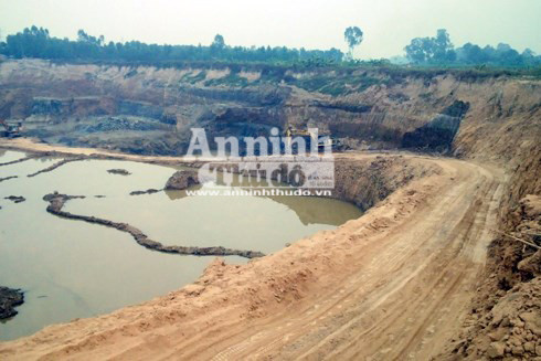 Hàng triệu khối đất nằm sát sân bay Nội Bài bị múc bán ảnh 5