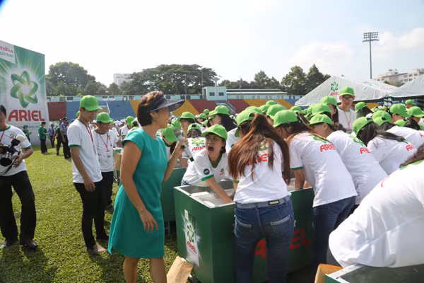 Thử thách giặt sạch cùng phụ nữ hiện đại Ariel ảnh 1 Thử thách giặt sạch cùng phụ nữ hiện đại Ariel ảnh 1