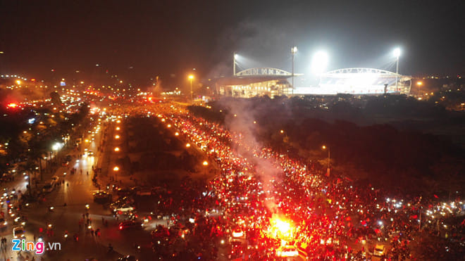 [Cập nhật] Cả nước ăn mừng chức vô địch AFF Cup của ĐT bóng đá Việt Nam ảnh 1
