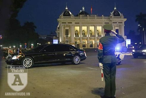 [CẬP NHẬT] Tổng thống Trump bắt tay, mỉm cười với Chủ tịch Kim Jong-un ảnh 8