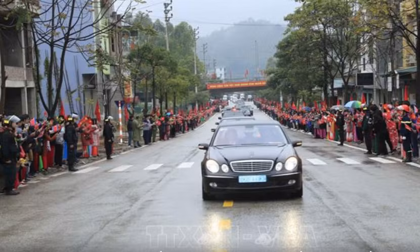 Siêu xe bọc thép chở Chủ tịch Triều Tiên Kim Jong-un rời ga Đồng Đăng về Hà Nội ảnh 8