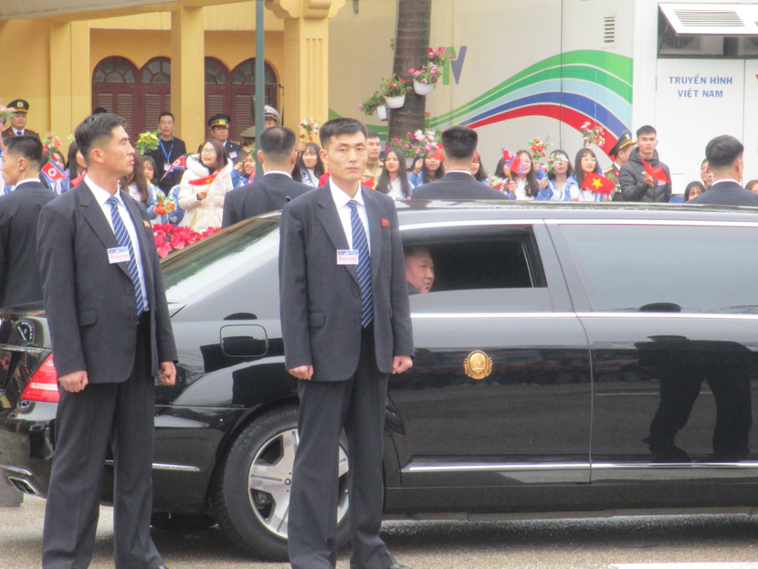 Siêu xe bọc thép chở Chủ tịch Triều Tiên Kim Jong-un rời ga Đồng Đăng về Hà Nội ảnh 7