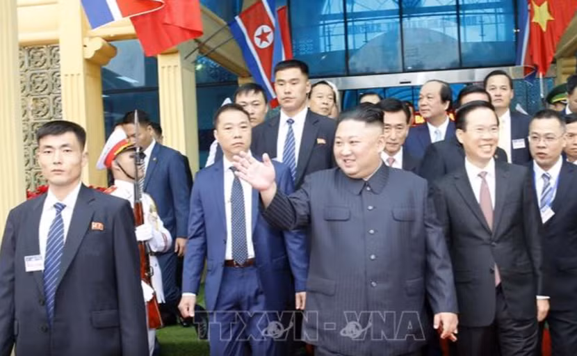Siêu xe bọc thép chở Chủ tịch Triều Tiên Kim Jong-un rời ga Đồng Đăng về Hà Nội ảnh 4