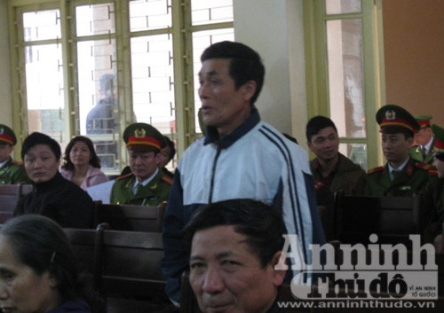 Ớn lạnh nghe lời khai của hung thủ Lý Nguyễn Chung tại tòa ảnh 2