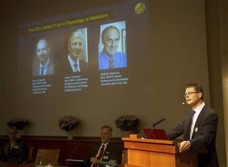 3 nhà khoa học cùng chia giải thưởng Nobel Y học năm nay