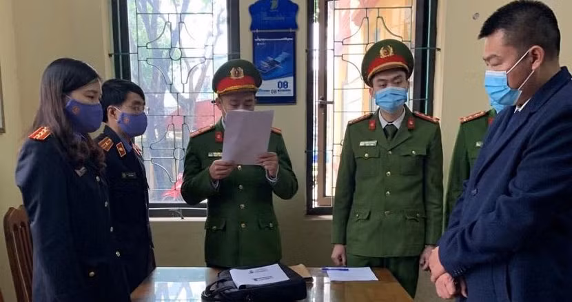 Bắt giam Giám đốc Công ty TNHH vận tải và xây dựng Tiến Đạt Bắt giam Giám đốc Công ty TNHH vận tải và xây dựng Tiến Đạt