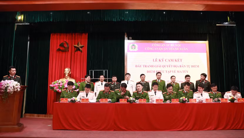 Công an quận Thanh Xuân tổ chức ký cam kết thực hiện phòng ngừa và đấu tranh không để có điểm, tụ điểm về ma túy