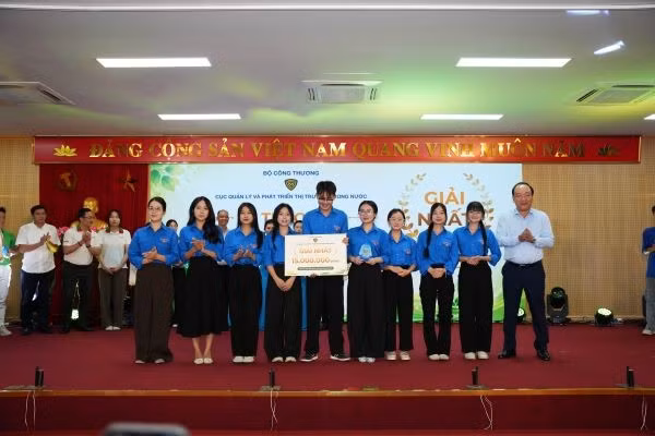 antdvn-thi-xang.jpg
