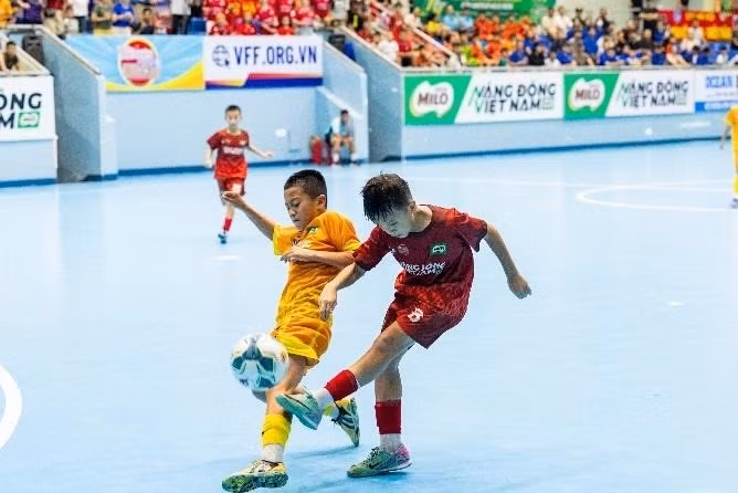 Màn chuyền bóng kịch tính của hai đội bóng Hà Nội trong trận chung kết