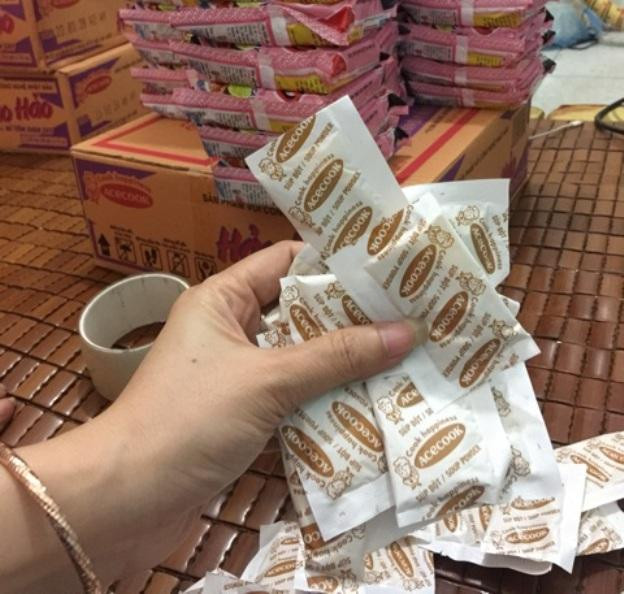 Người tiêu dùng cần cẩn trọng khi mua gói muối Hảo Hảo tôm chua cay riêng lẻ Người tiêu dùng cần cẩn trọng khi mua gói muối Hảo Hảo tôm chua cay riêng lẻ