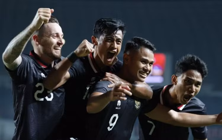 Các cầu thủ Indonesia phấn khích khi đánh bại đội hạng 84 thế giới Curacao
