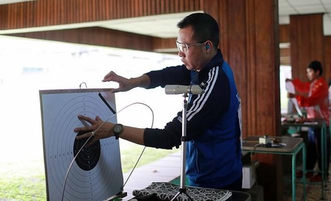 Sau khi lên đỉnh Olympic, Hoàng Xuân Vinh trở về với bia giấy, tậy "chay" và trường bắn xuống cấp Sau khi lên đỉnh Olympic, Hoàng Xuân Vinh trở về với bia giấy, tậy "chay" và trường bắn xuống cấp